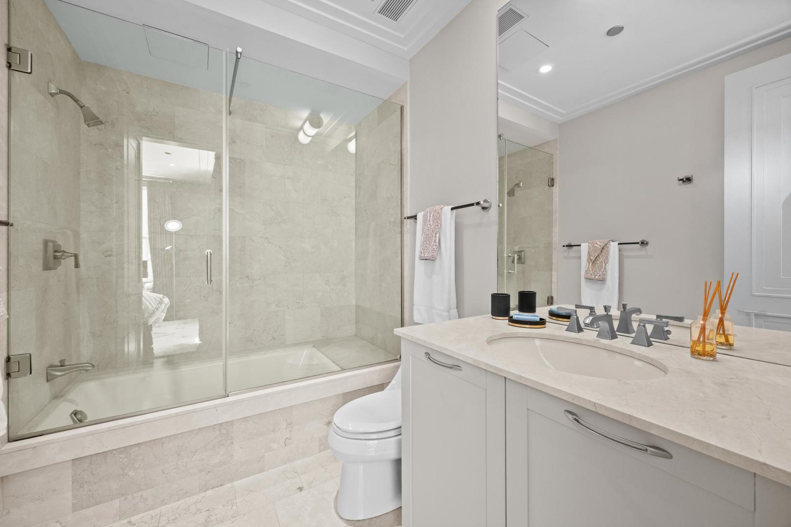 159 East Walton Place, Unit 12D Chicago, IL 60611 - Photo 22 of 25