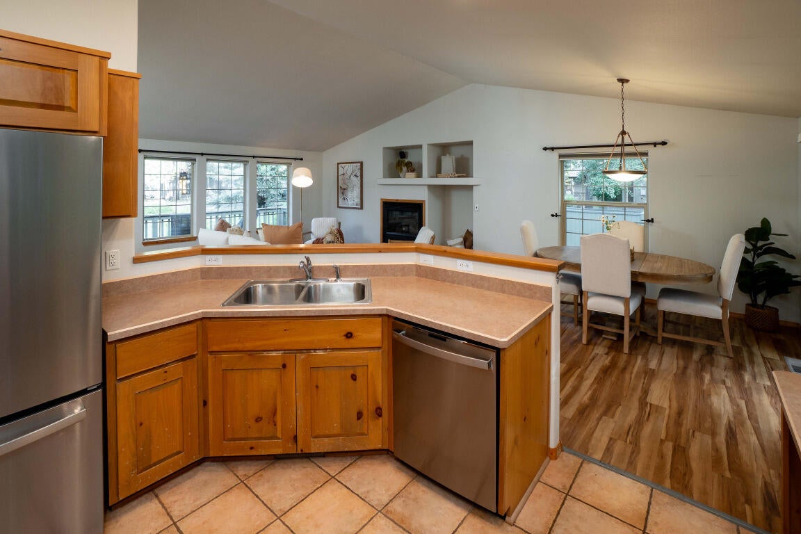 16916 Pony Express Way Bend, OR 97707 - Photo 10 of 26 010
