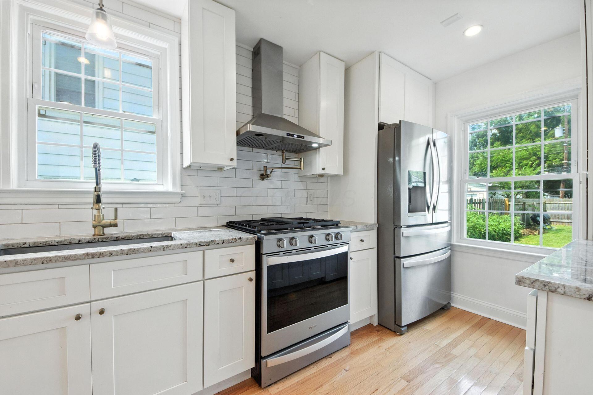 933 Vernon Road Columbus, OH 43209 - Photo 15 of 55 Kitchen