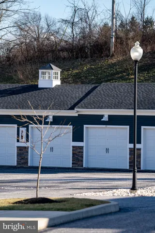 $1,749 | 1014 Admiral Lane, Unit 204, Hanover, PA 17331