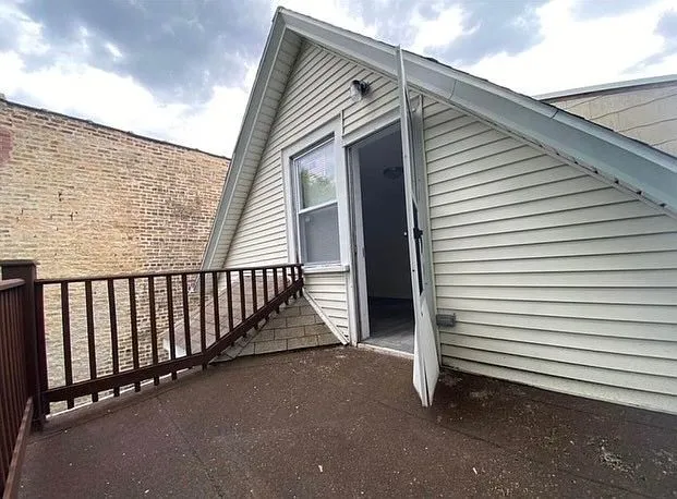 a view of a house with a stairs
