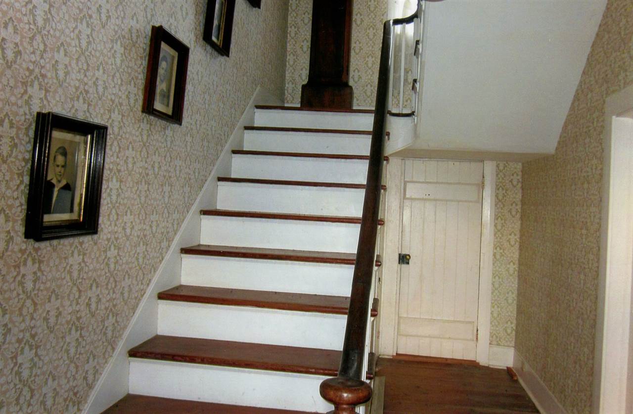 258 Red Hill Road Fairfield, VA 24435 - Photo 13 of 47 a view of entryway