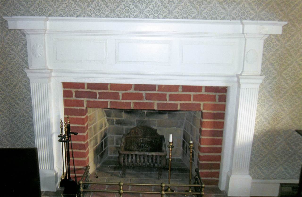 258 Red Hill Road Fairfield, VA 24435 - Photo 15 of 47 a view of a fireplace