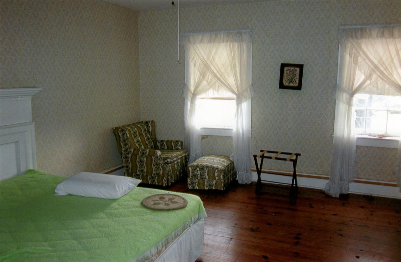 258 Red Hill Road Fairfield, VA 24435 - Photo 17 of 47 a living room with furniture and wooden floor
