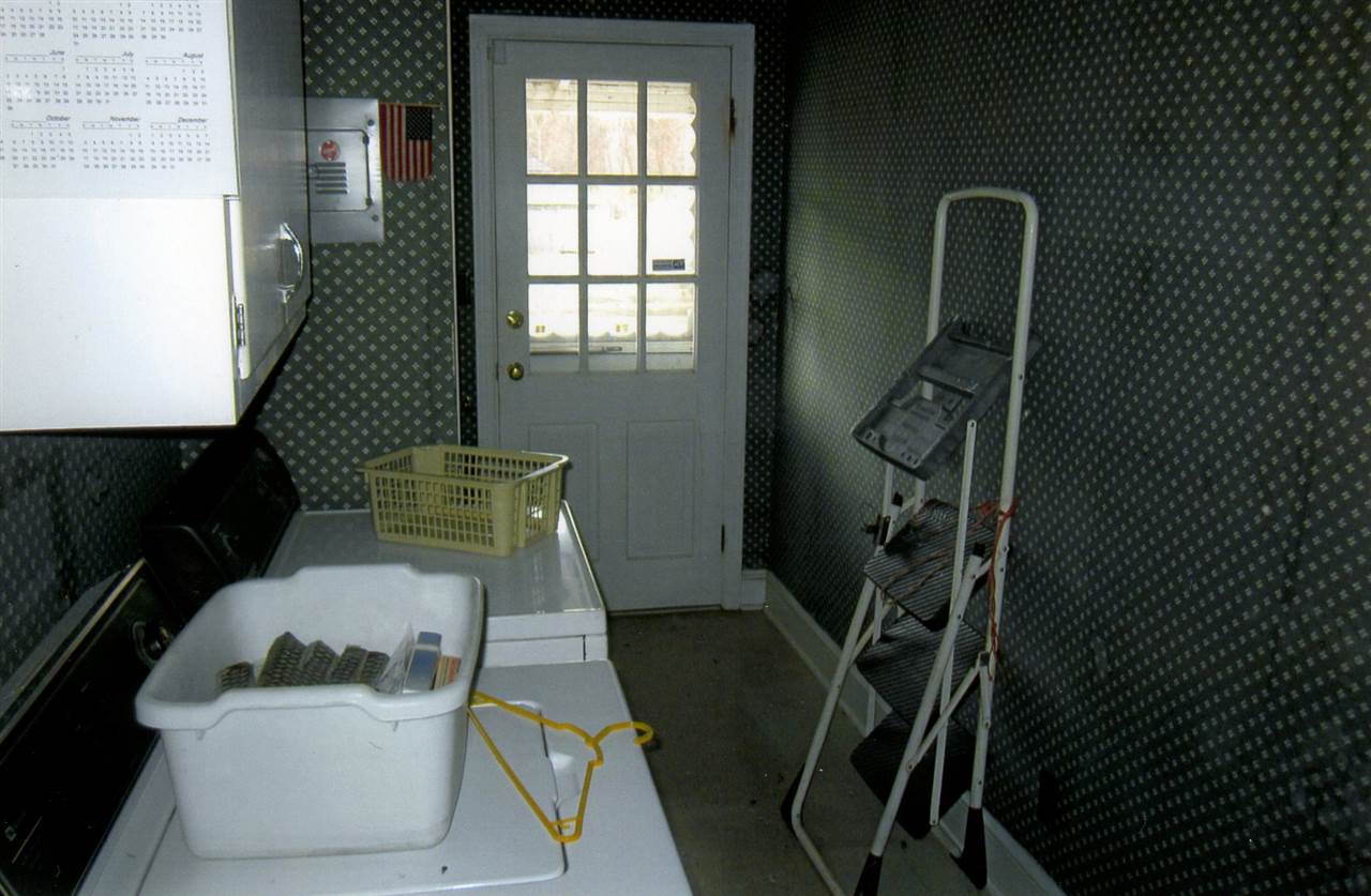 258 Red Hill Road Fairfield, VA 24435 - Photo 31 of 47 a utility room with dryer and washer