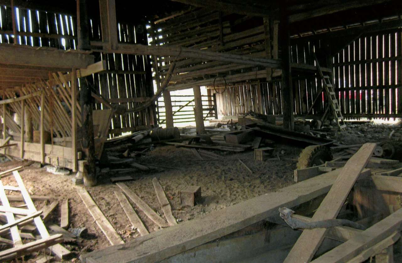 258 Red Hill Road Fairfield, VA 24435 - Photo 36 of 47 a view of a backyard with sitting area