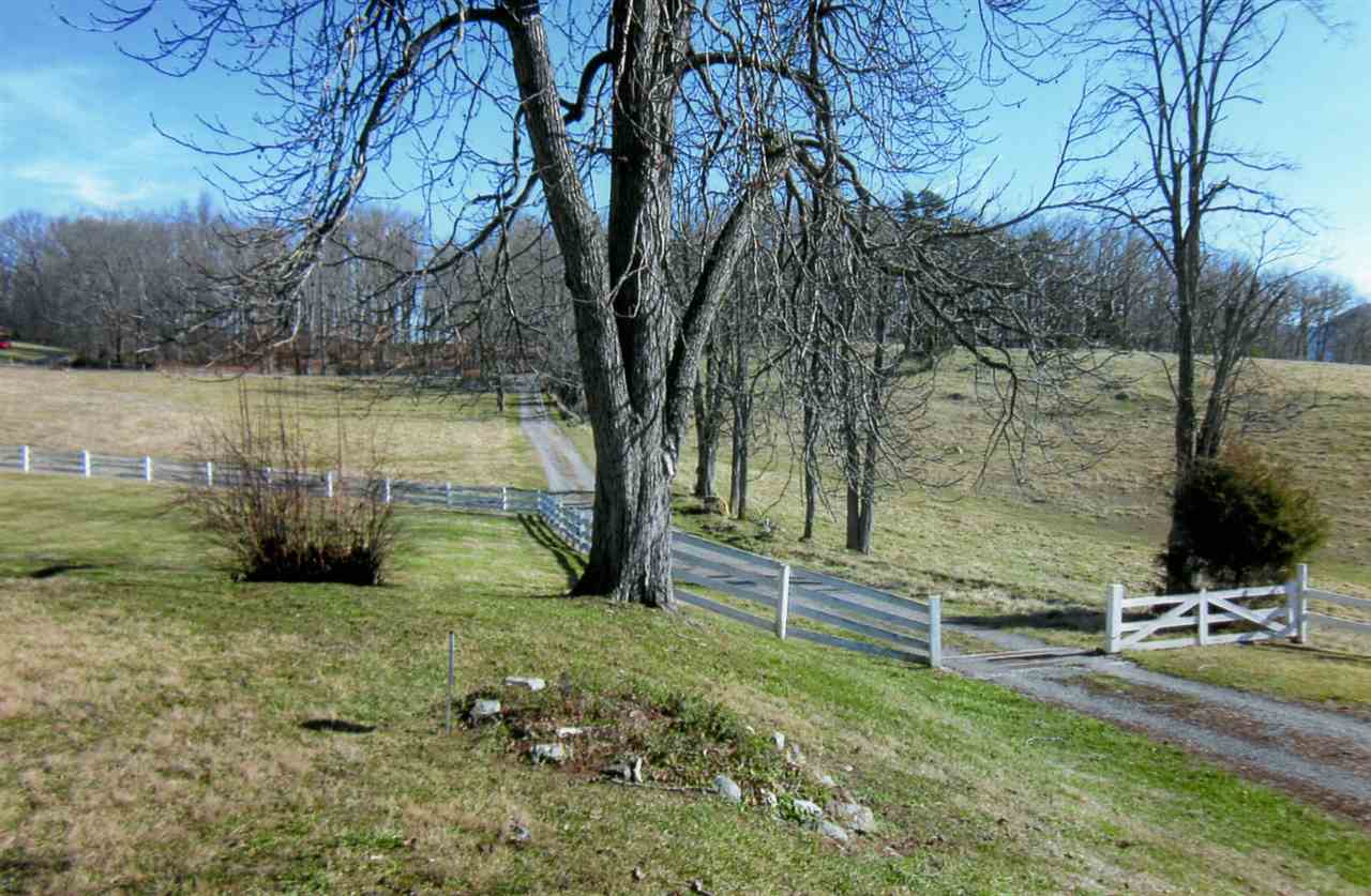 258 Red Hill Road Fairfield, VA 24435 - Photo 10 of 47 a view of backyard with green space