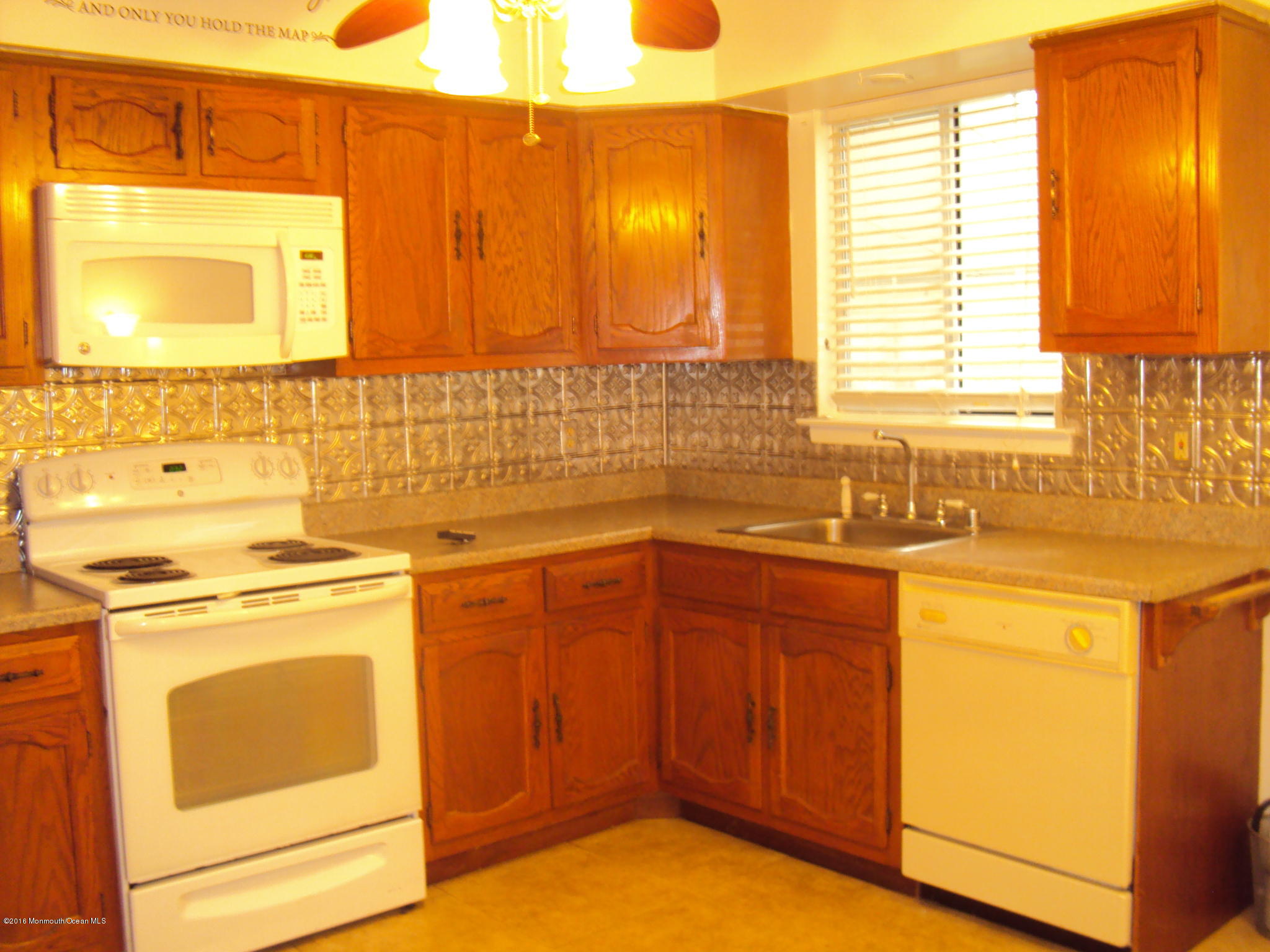 140 B Sunset Road, Unit B Whiting, NJ 08759 - Photo 6 of 12 DSC05678
