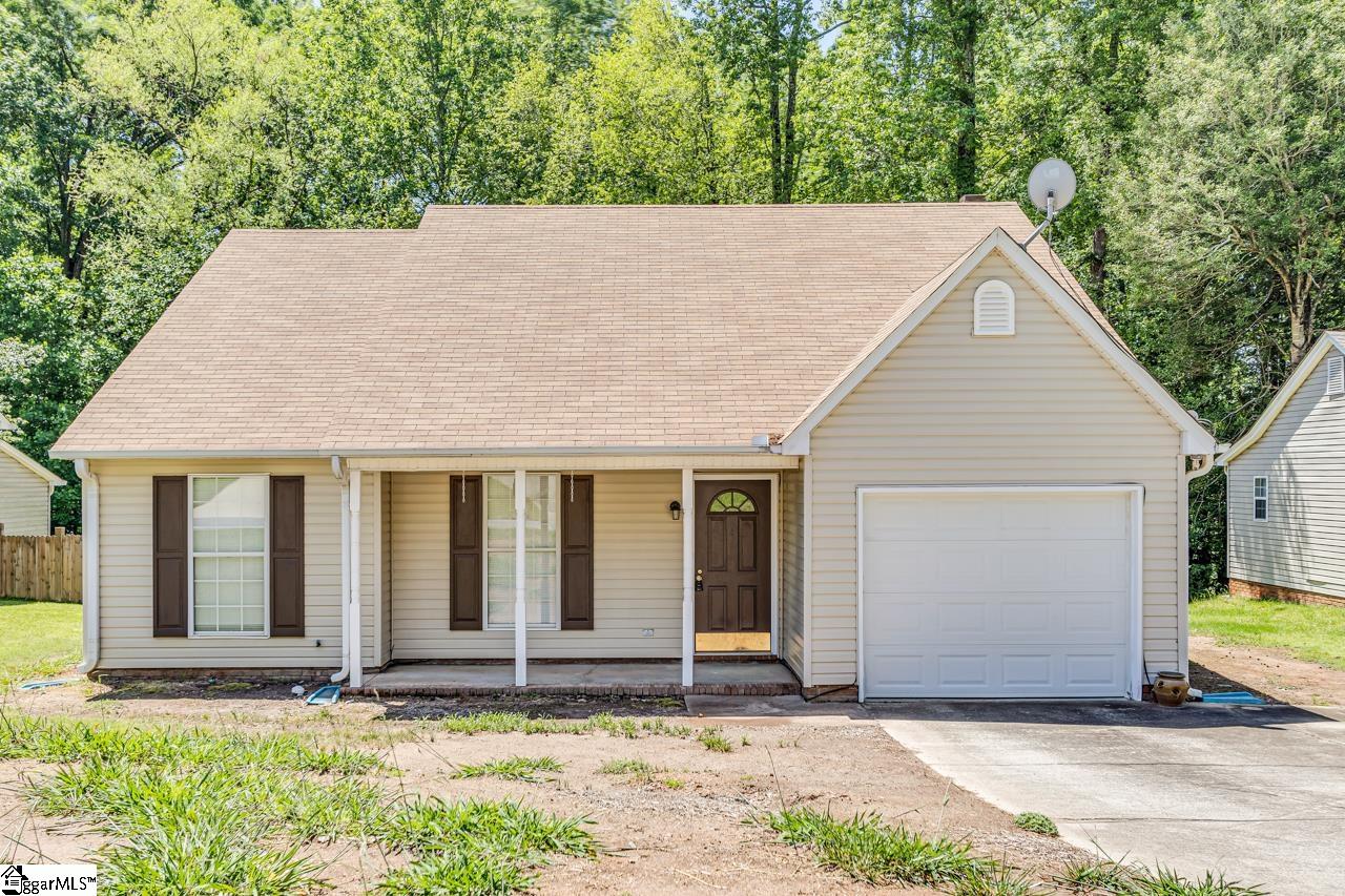 129 West Fall River Way Simpsonville, SC 29680 - Photo 1 of 36 Gallery Image 1