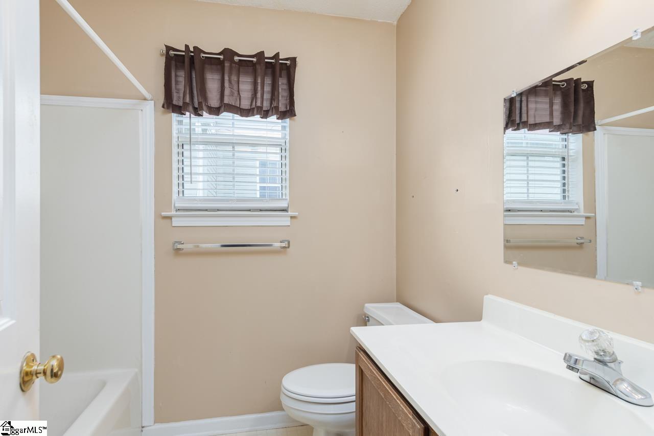 129 West Fall River Way Simpsonville, SC 29680 - Photo 20 of 36 Gallery Image 20