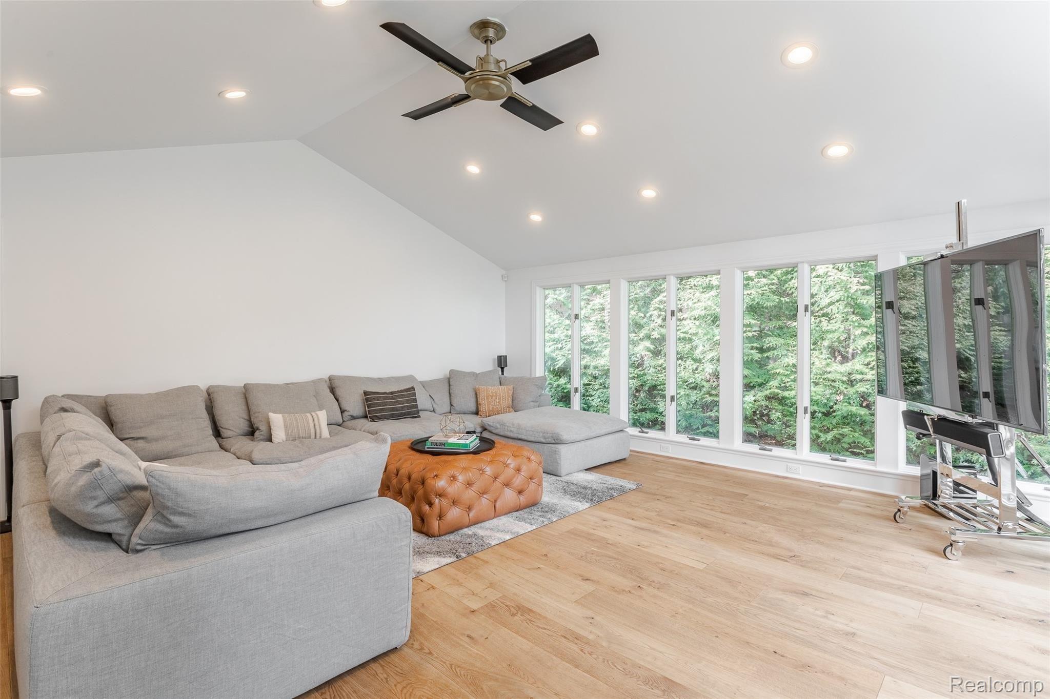 75 Manor Road Bloomfield Hills, MI 48304 - Photo 15 of 56 Manor-16.jpg