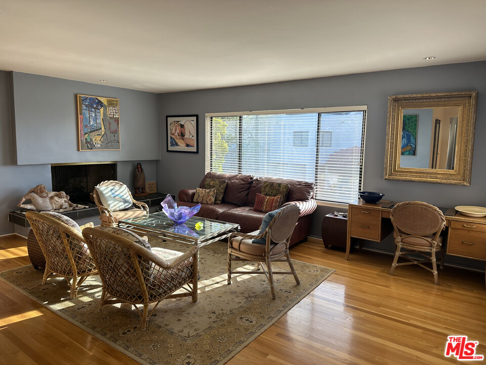 2027 Westridge Road Los Angeles, CA 90049 - Photo 10 of 44 Gallery Image 10