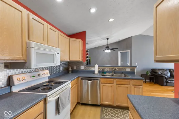 $159,500 | 6519 Jade Stream Court, Unit 311, Indianapolis, IN 46237