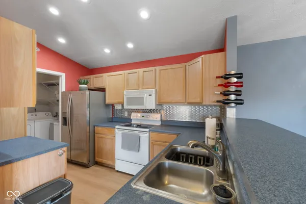 $159,500 | 6519 Jade Stream Court, Unit 311, Indianapolis, IN 46237
