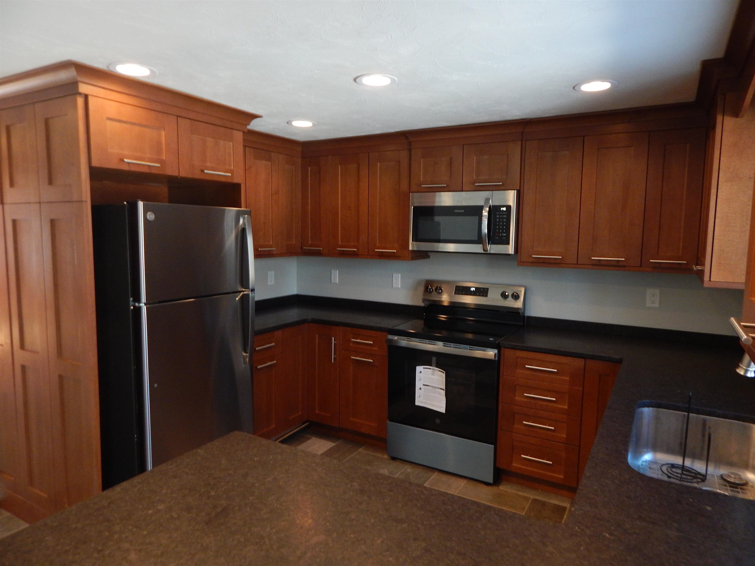 3 R Bonnie Lane Derry, NH 03038 - Photo 11 of 40