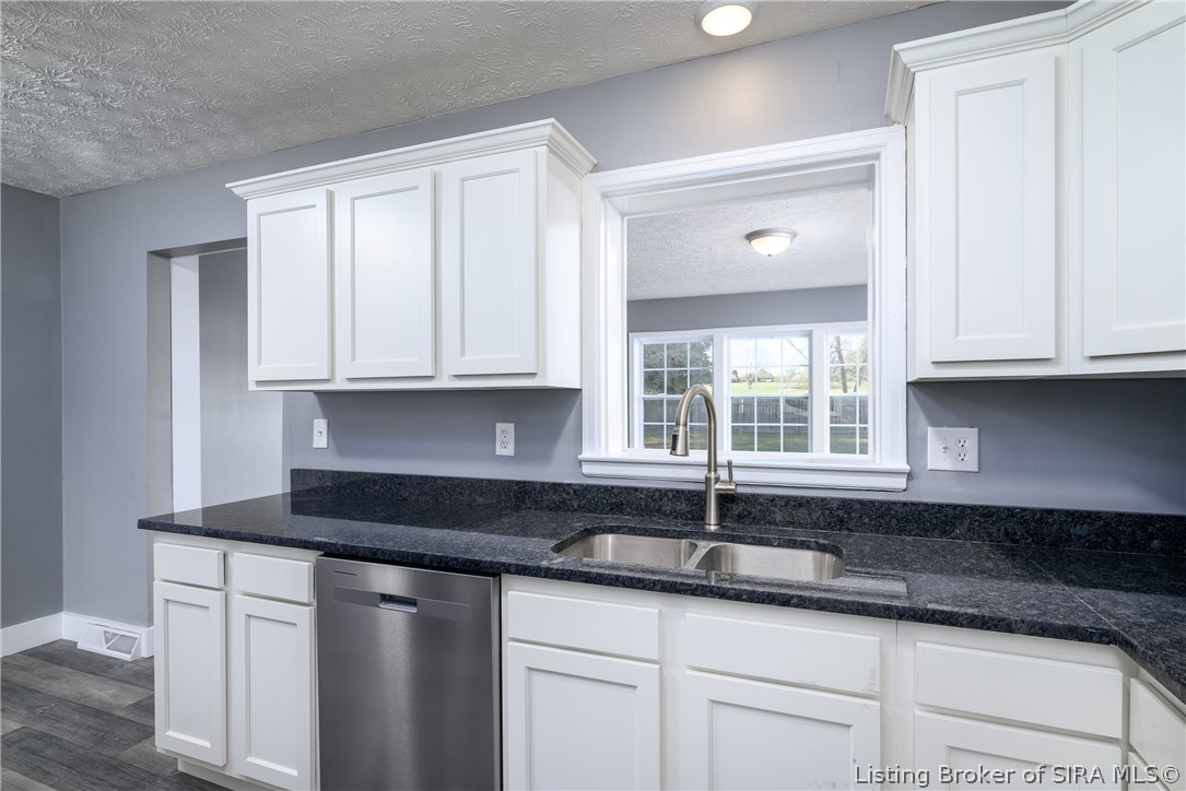 4515 Payne Koehler Road New Albany, IN 47150 - Photo 10 of 27