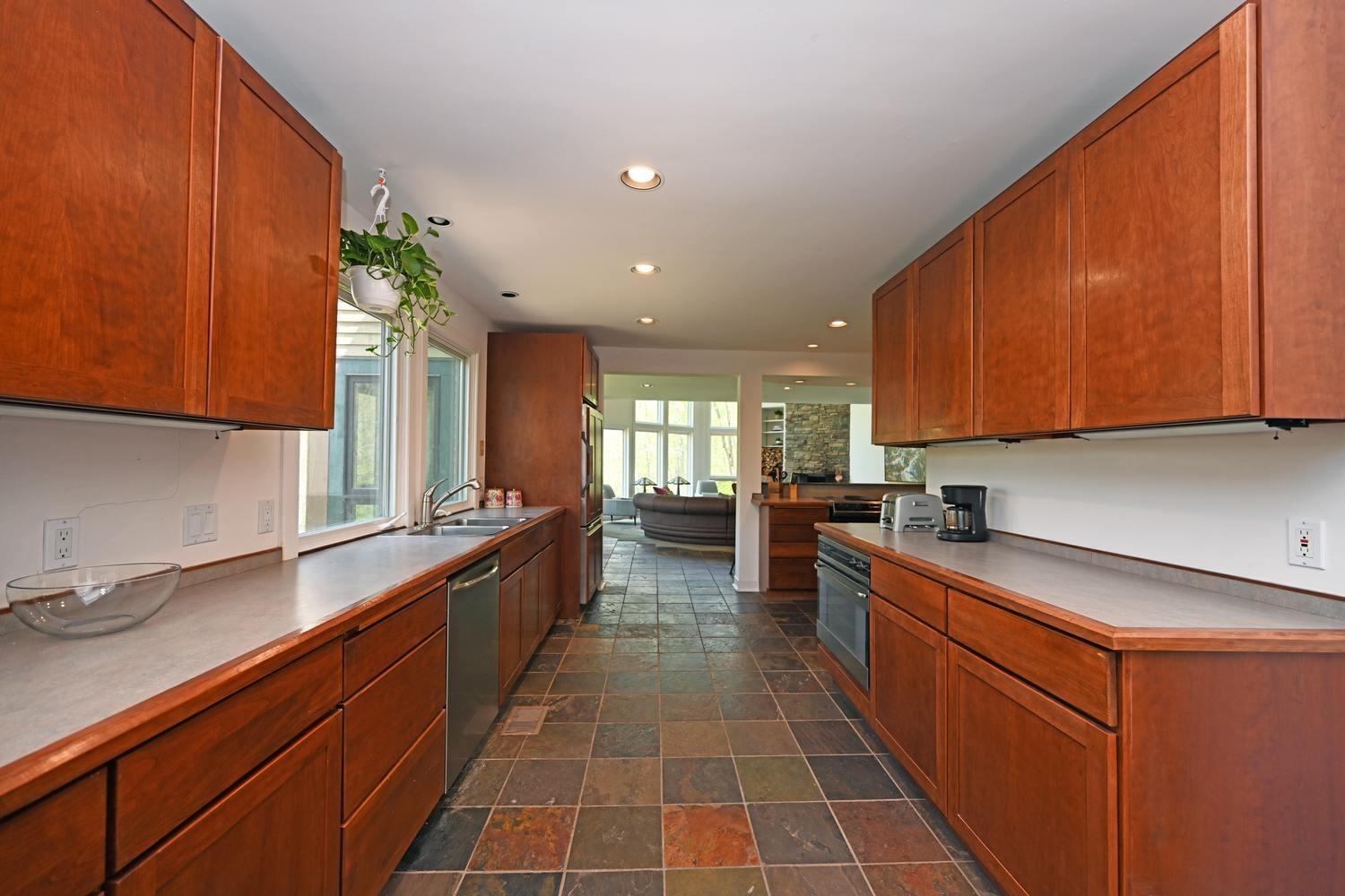 460 8 Mile Road Cincinnati, OH 45255 - Photo 17 of 50