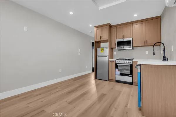$1,915 | 162 East Adair Street, Unit 1/2, Long Beach, CA 90805