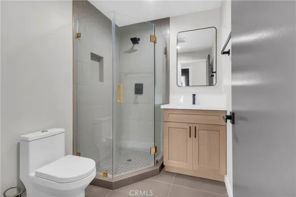 $1,915 | 162 East Adair Street, Unit 1/2, Long Beach, CA 90805