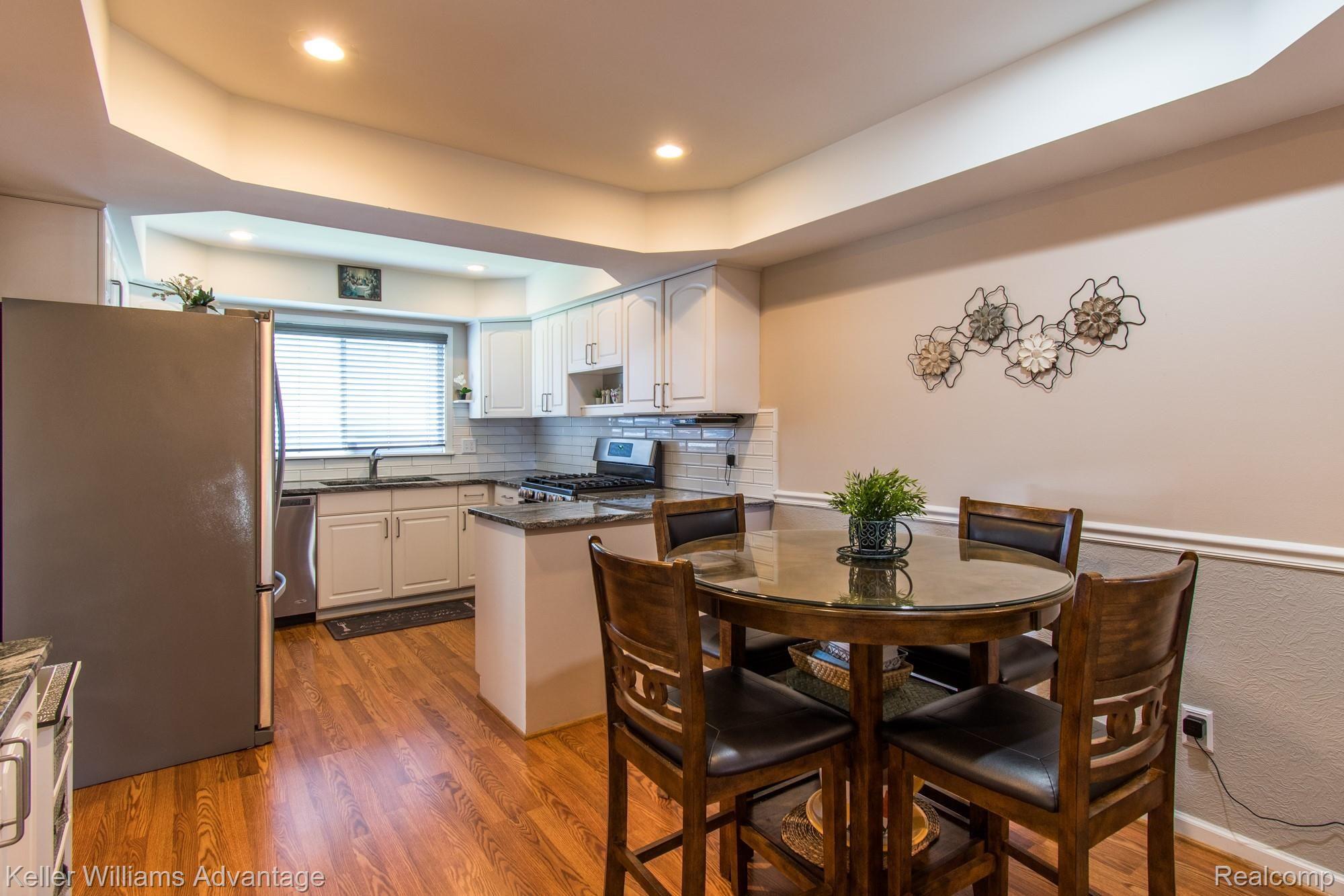 43627 Arlington Road Canton, MI 48187 - Photo 10 of 56 10.jpg