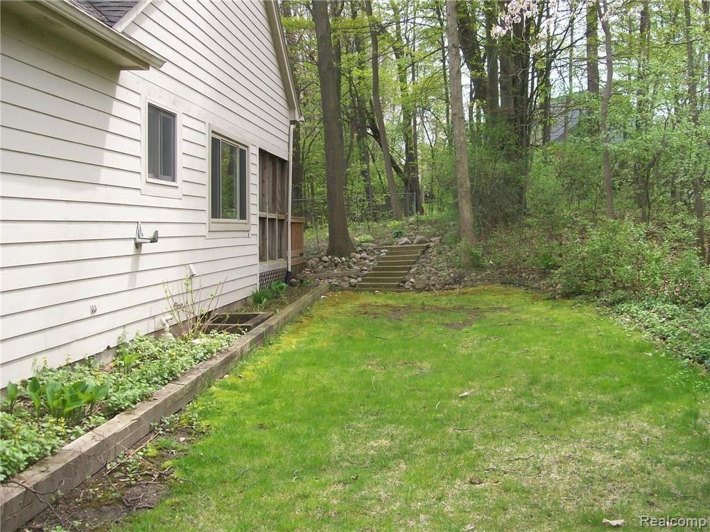 3423 Fairgrove Terrace Rochester Hills, MI 48309 - Photo 16 of 26