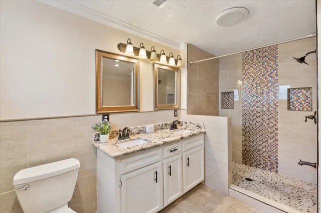 $2,350 | 16930 Stardale Lane, Friendswood, TX 77546