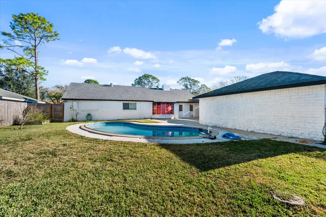 $2,350 | 16930 Stardale Lane, Friendswood, TX 77546