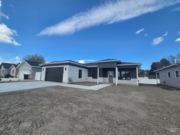$332,465 | 550 Oxford Street, Burley, ID 83318