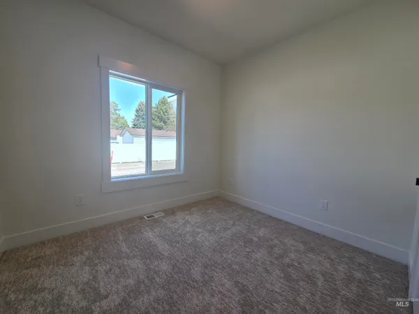$332,465 | 550 Oxford Street, Burley, ID 83318