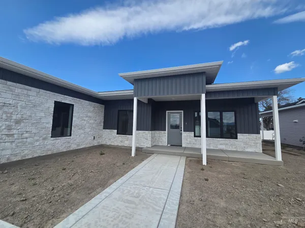$332,465 | 550 Oxford Street, Burley, ID 83318