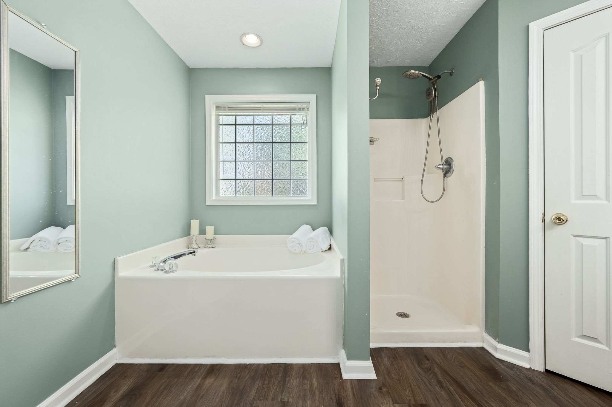 3620 Stevens Bend Drive Murfreesboro, TN 37127 - Photo 20 of 31 a bathroom with a sink a mirror and shower