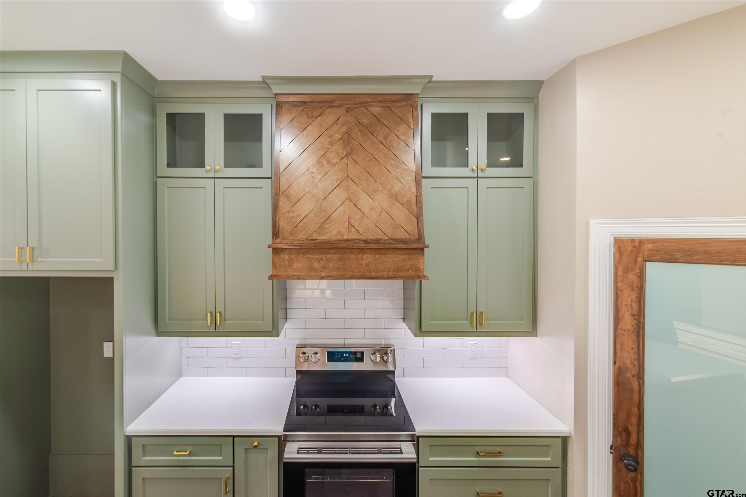 404 Small Oaks Road Kilgore, TX 75662 - Photo 11 of 35 Gallery Image 11