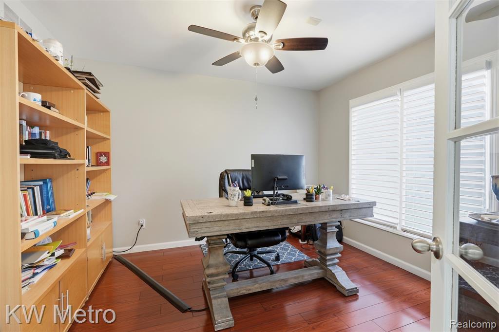 887 Grovecrest Rochester Hills, MI 48307 - Photo 16 of 42
