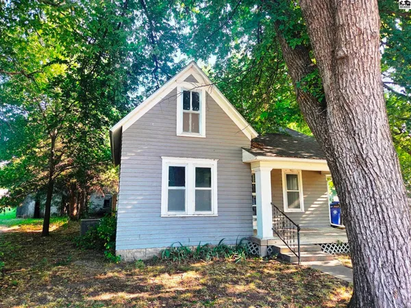 $100,000 | 114 West Durst Street, Moundridge, KS 67107