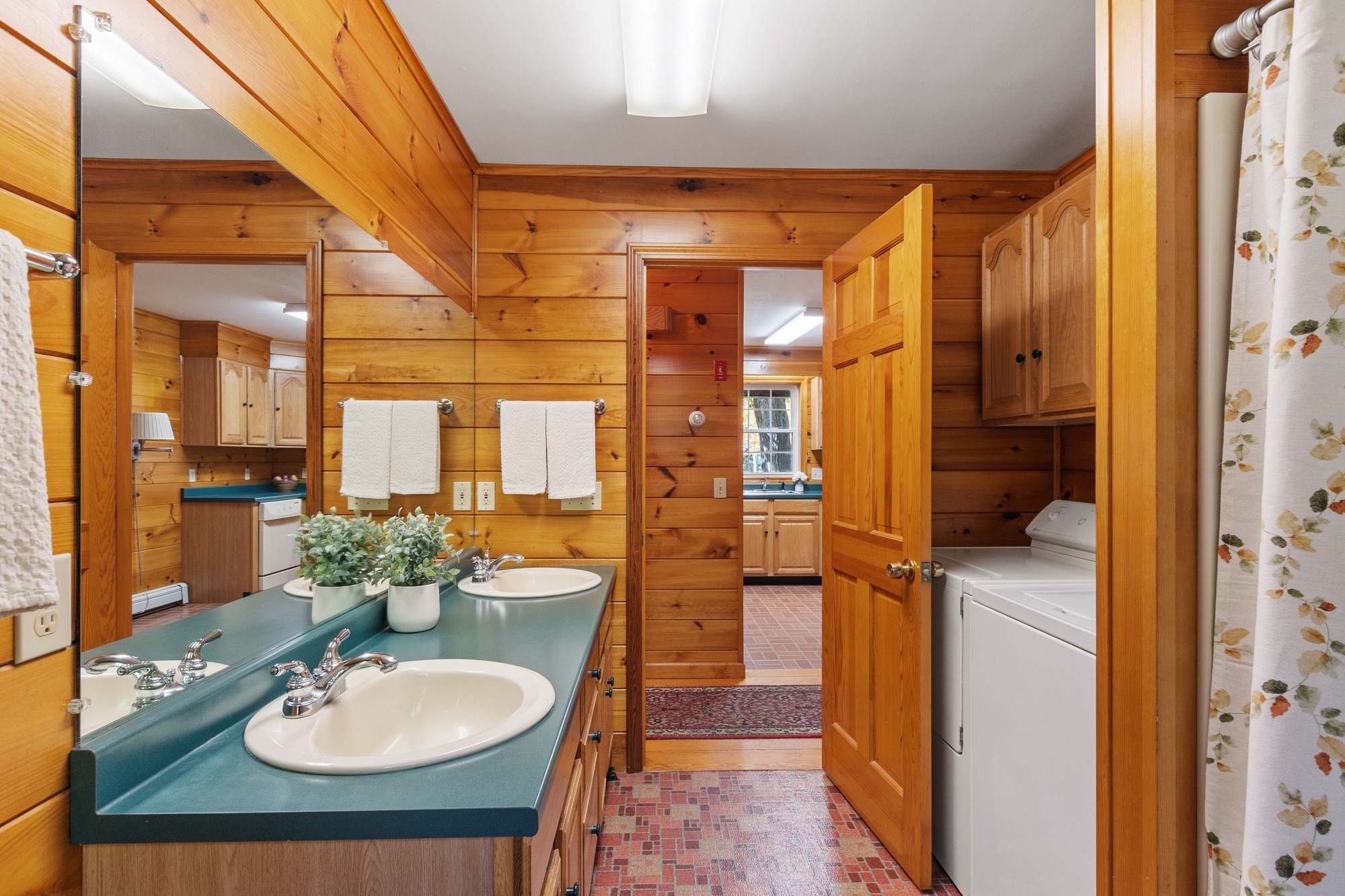 11 Woods Road Westminster, MA 01473 - Photo 18 of 39 Gallery Image 18