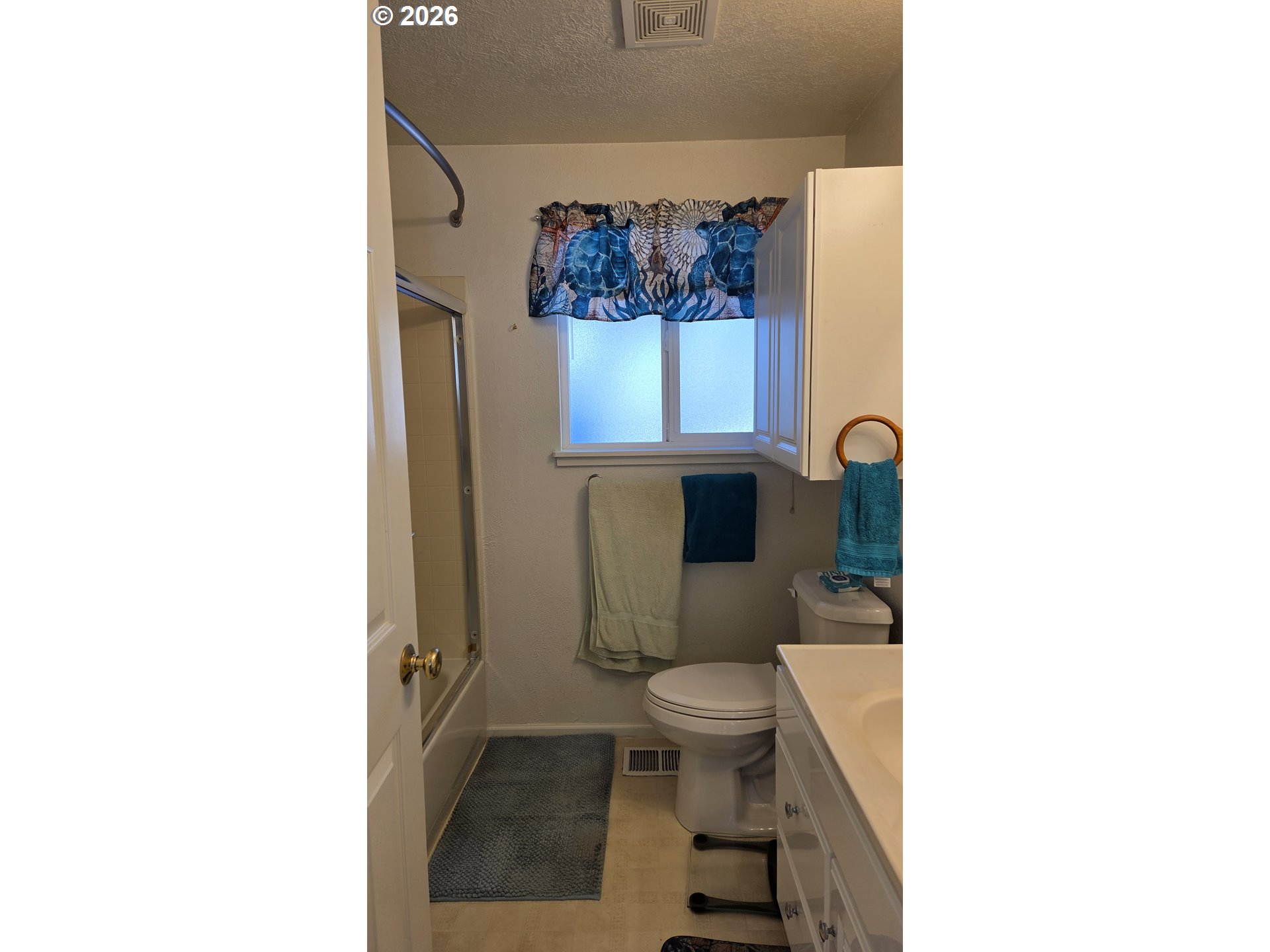 94293 June Street Gold Beach, OR 97444 - Photo 22 of 31 Bathroom