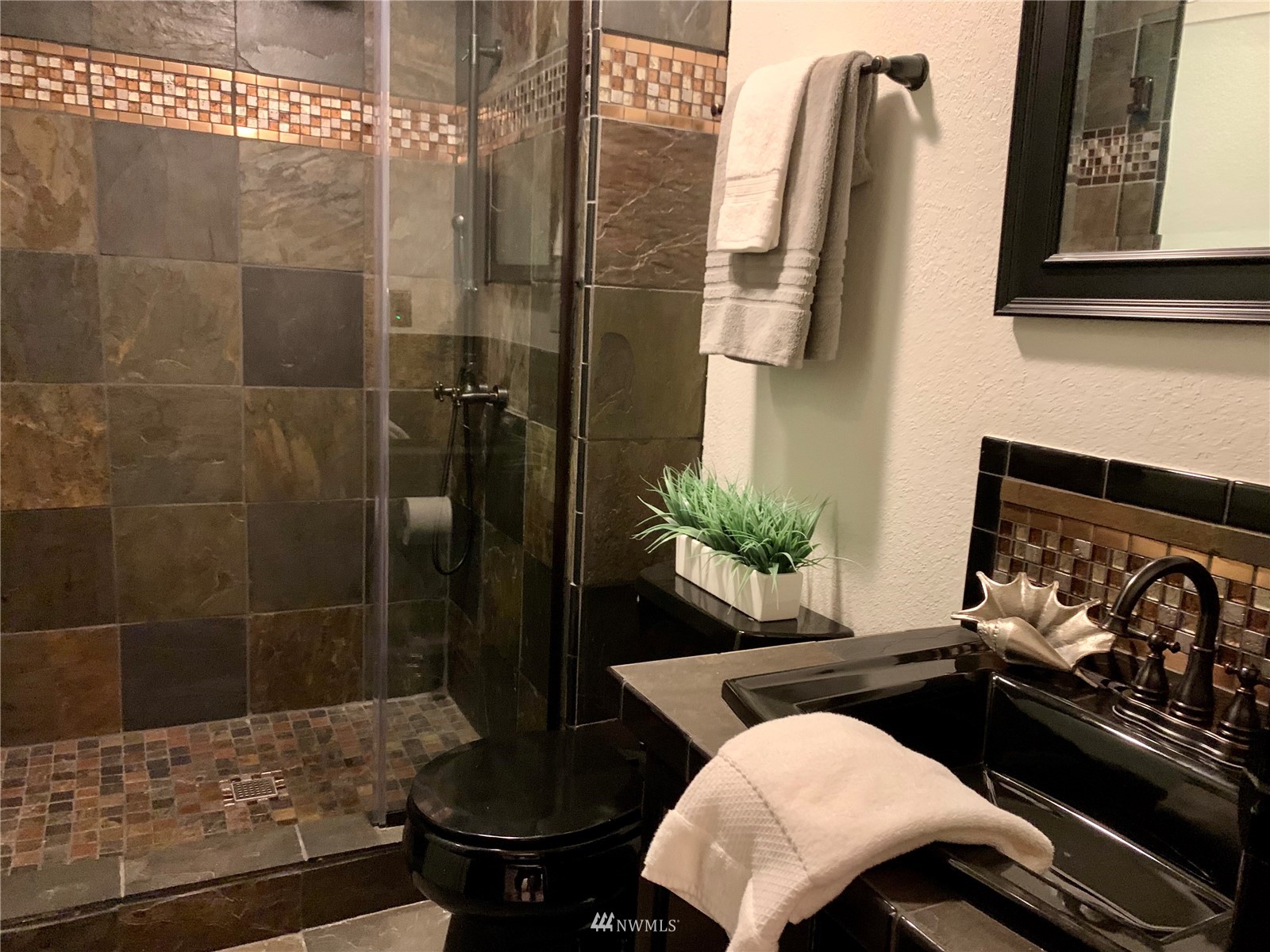 8414 240th Street Southwest, Unit B201 Edmonds, WA 98026 - Photo 19 of 29 Gallery Image 19