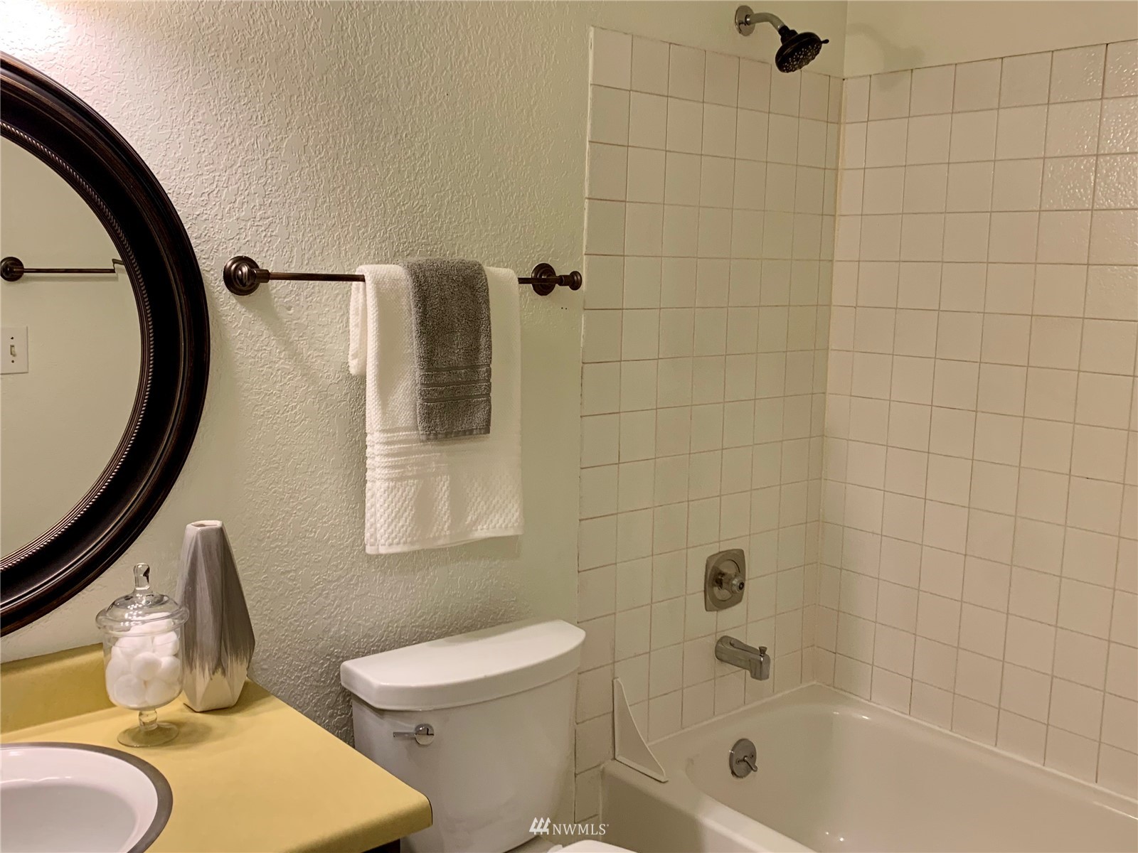 8414 240th Street Southwest, Unit B201 Edmonds, WA 98026 - Photo 23 of 29 Gallery Image 23