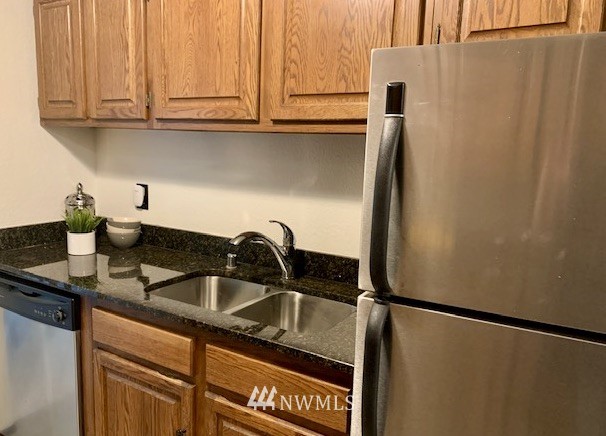 8414 240th Street Southwest, Unit B201 Edmonds, WA 98026 - Photo 9 of 29 Gallery Image 9