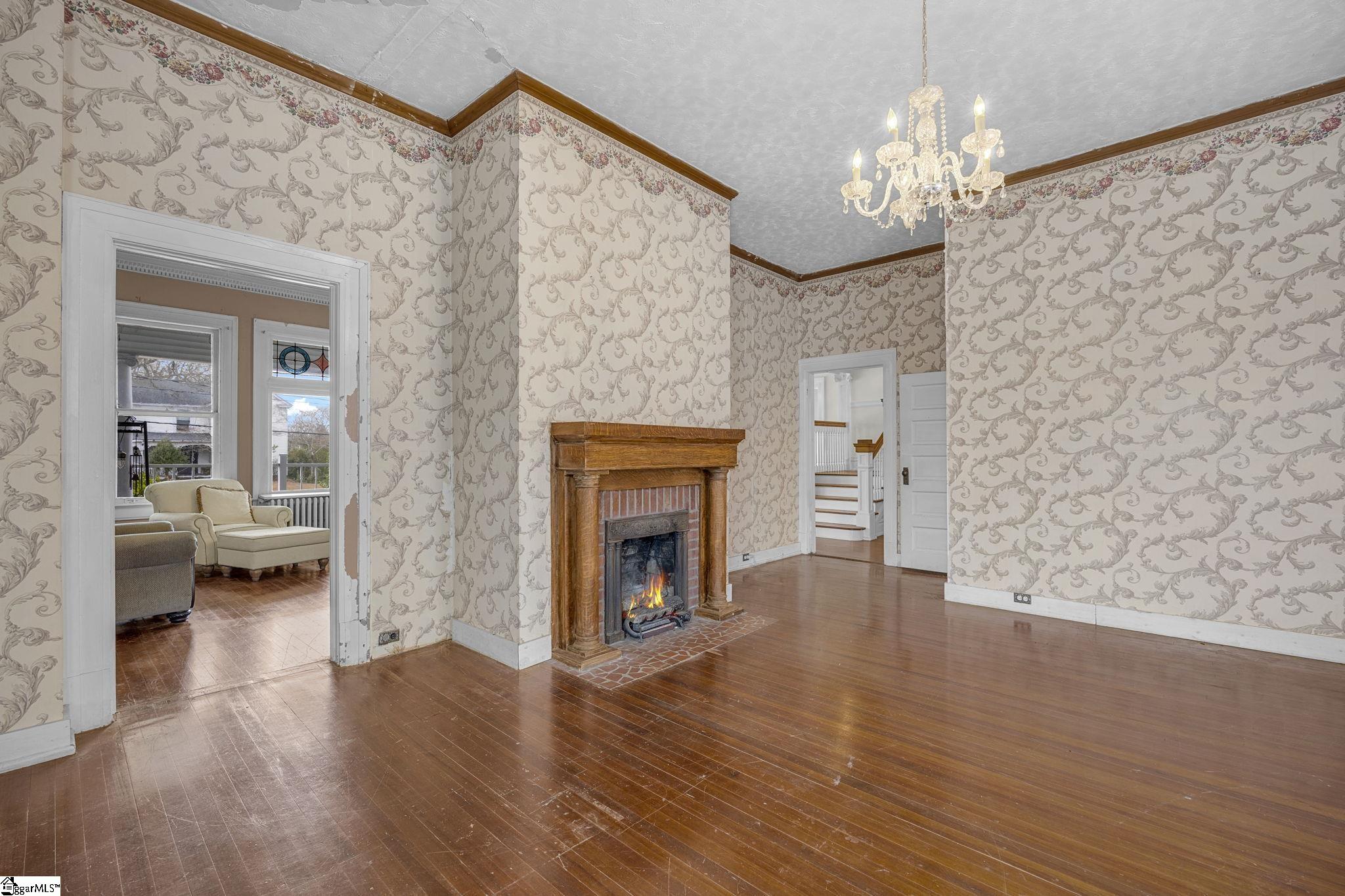 508 North Broad Street Clinton, SC 29325 - Photo 13 of 49 Family Room - Parlor