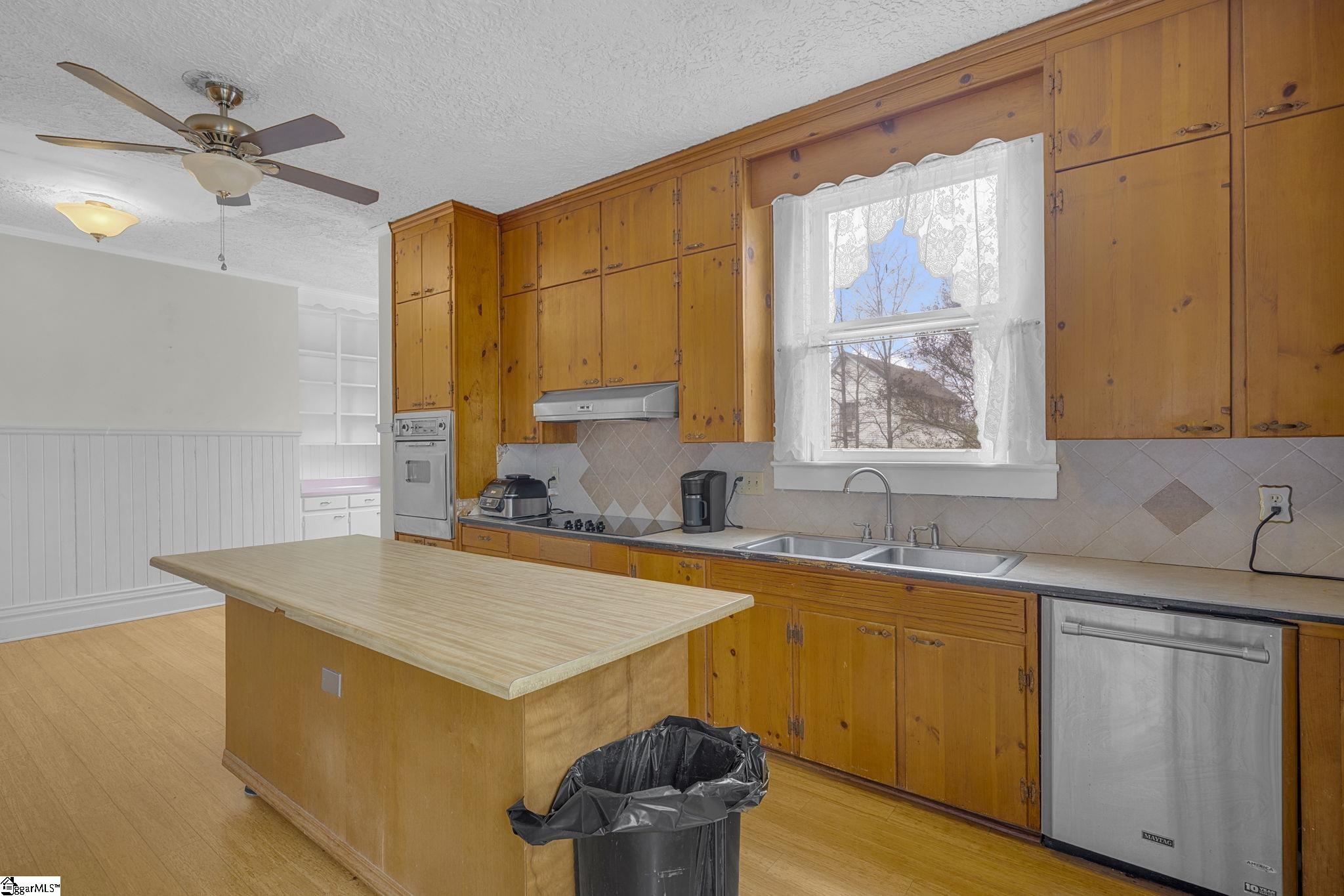 508 North Broad Street Clinton, SC 29325 - Photo 19 of 49