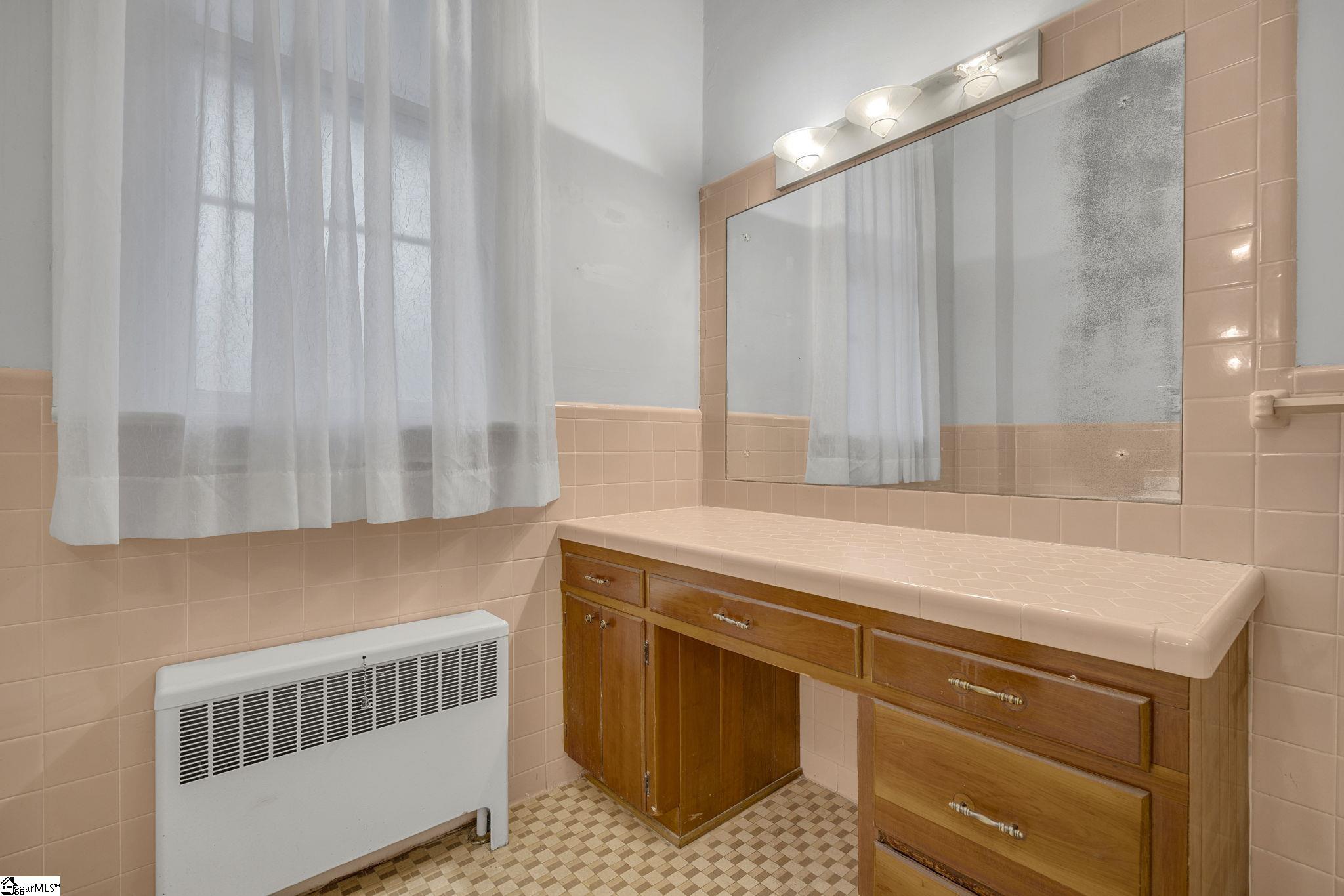 508 North Broad Street Clinton, SC 29325 - Photo 34 of 49