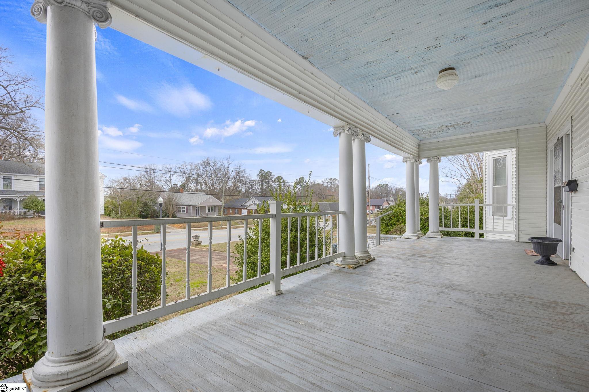 508 North Broad Street Clinton, SC 29325 - Photo 5 of 49