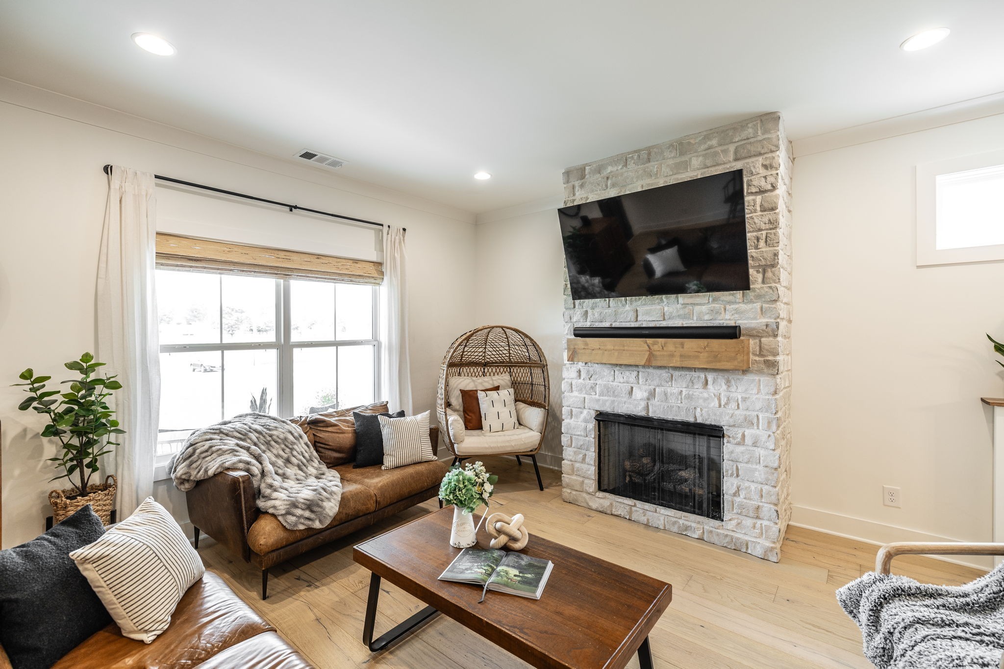 1446 Littleton Ranch Road Castalian Springs, TN 37031 - Photo 6 of 38 Gallery Image 6