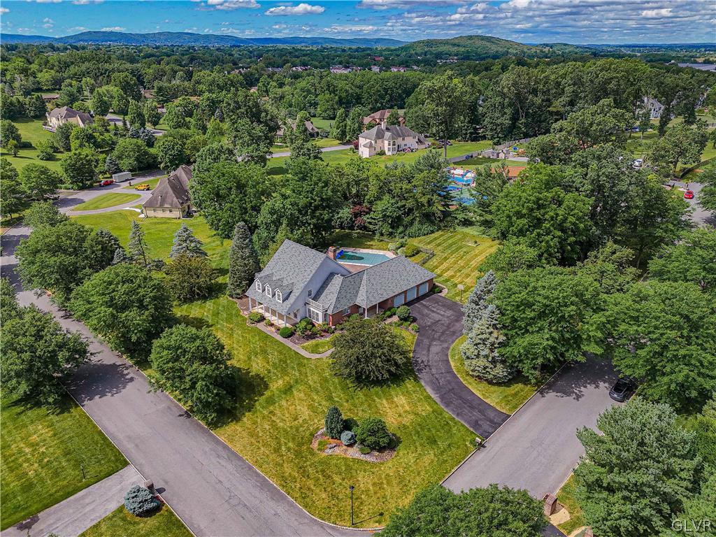 3475 Manor Road Bethlehem, PA 18020 - Photo 3 of 50 Gallery Image 3