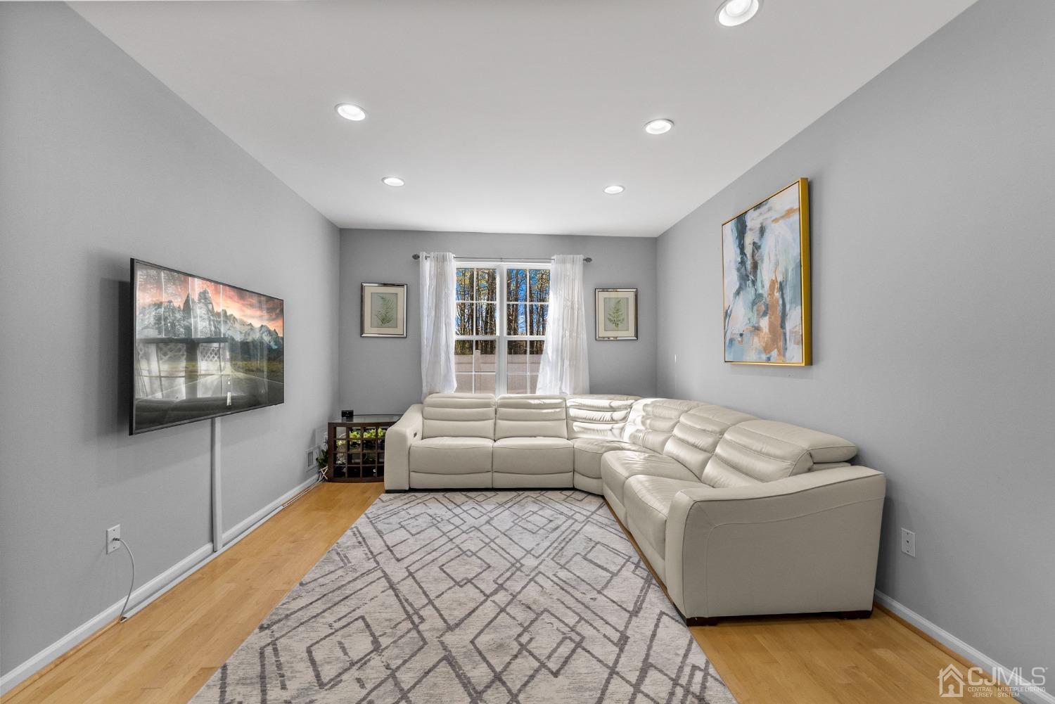 115 Warwick Road West Windsor, NJ 08550 - Photo 3 of 46 Gallery Image 3
