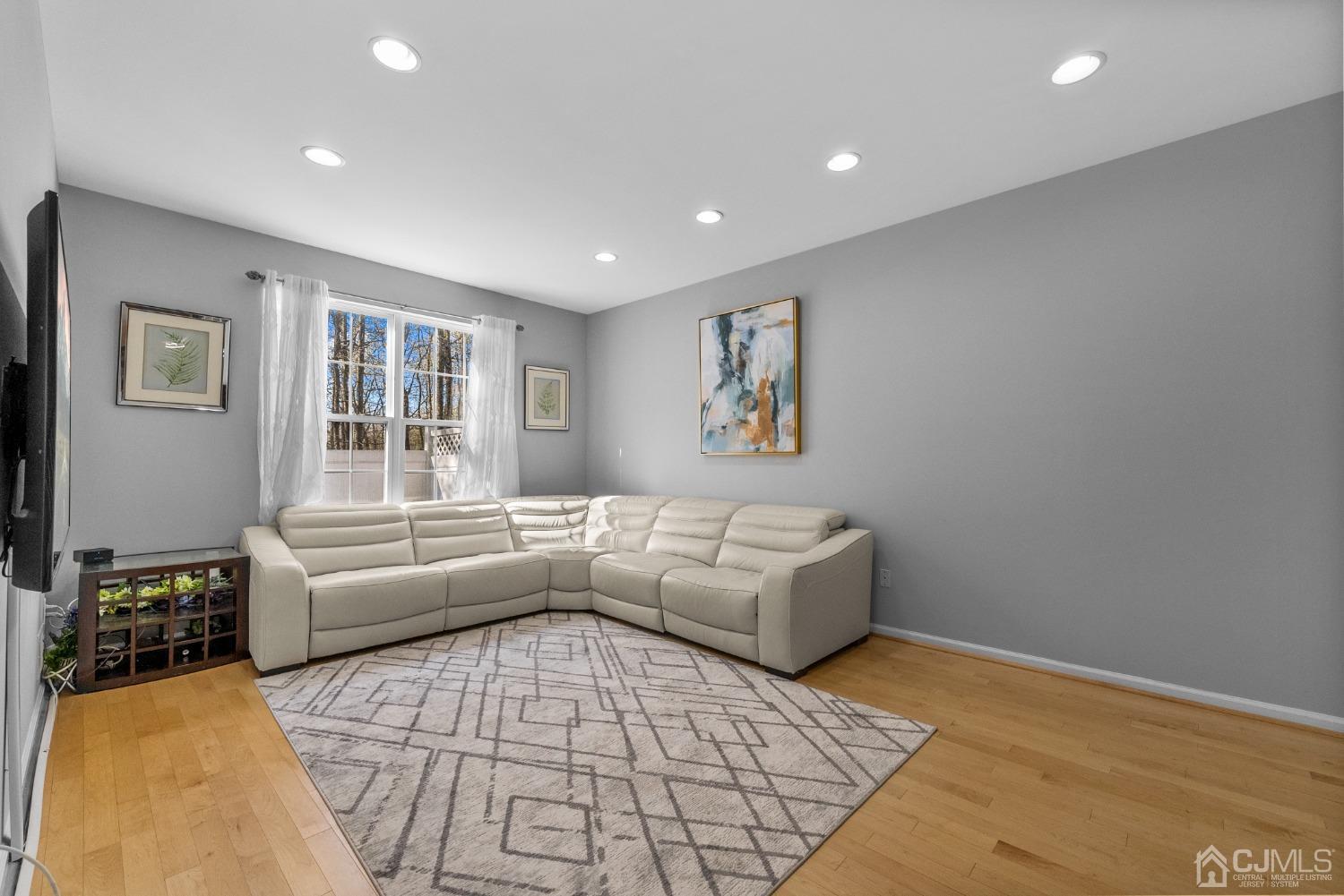115 Warwick Road West Windsor, NJ 08550 - Photo 4 of 46 Gallery Image 4