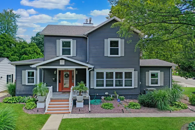 $384,900 | 802 South Mercer Avenue, Bloomington, IL 61701