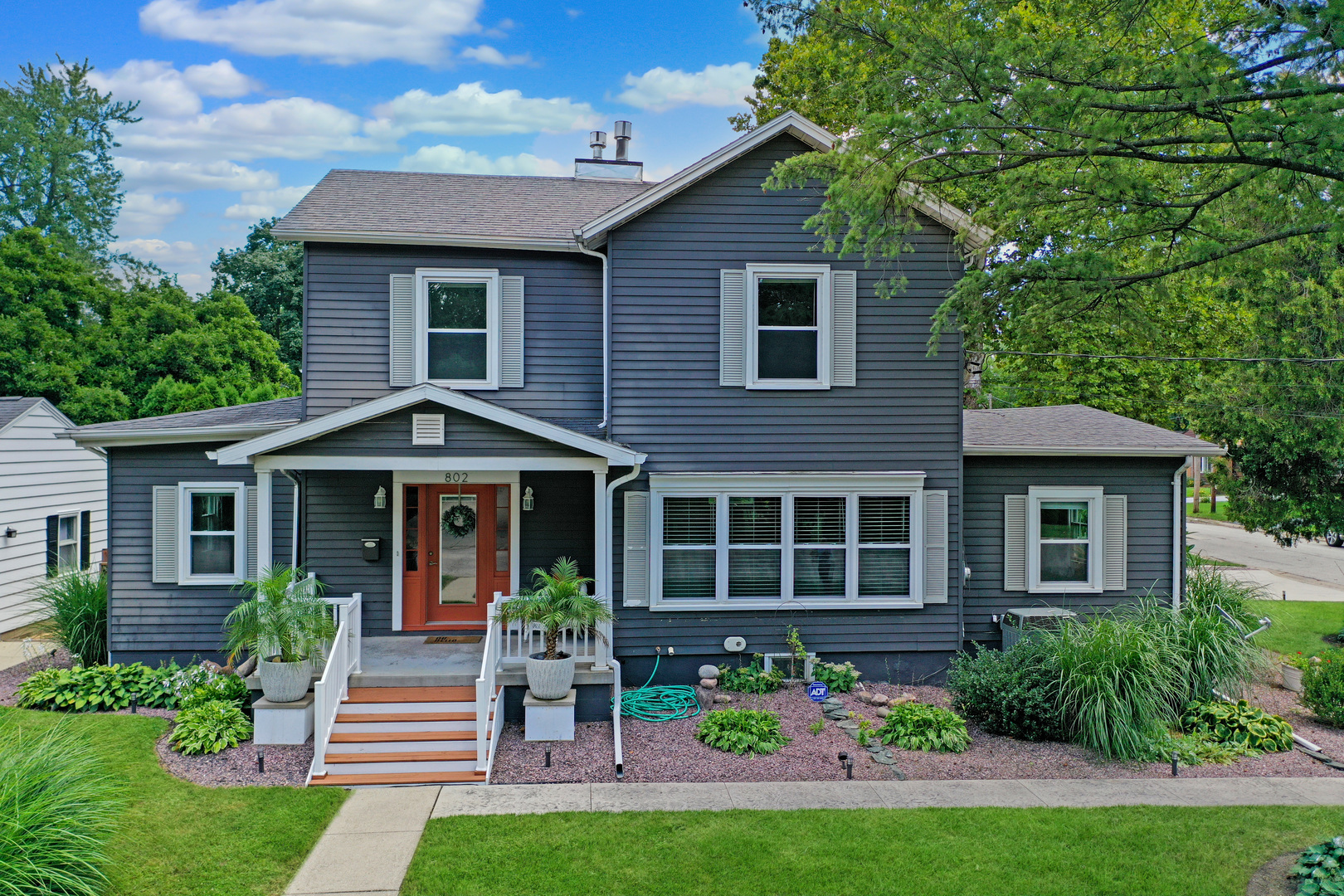 802 South Mercer Avenue Bloomington, IL 61701 - Photo 1 of 63