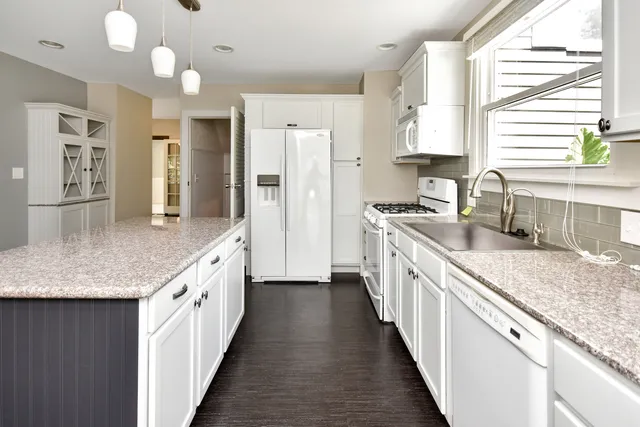 $384,900 | 802 South Mercer Avenue, Bloomington, IL 61701